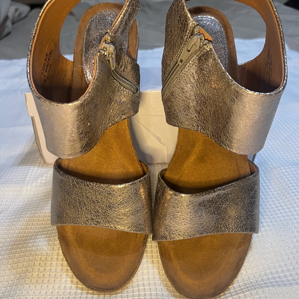 Stylish Women's Silver Sandals